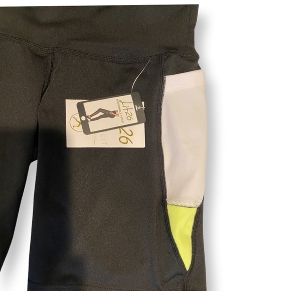 Lit 26 NWT Women's High Waisted Biker Shorts Size Small - Picture 5 of 5